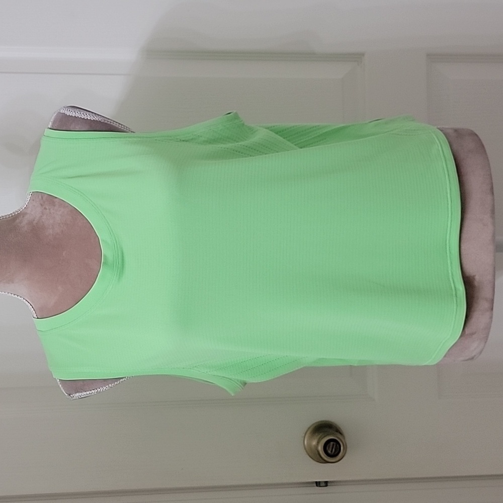 lululemon Lime Green, Size Unknown "Train to Be Tank Top" High-Low Hem. EUC